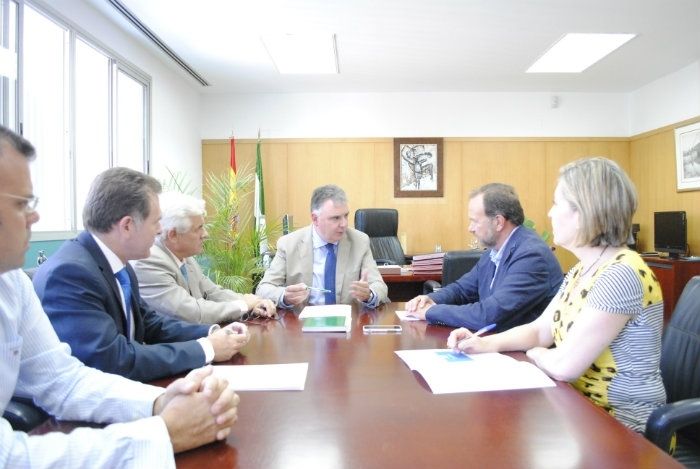 Junta y empresarios destacan la importancia de la diversificación industrial para el desarrollo económico provincial