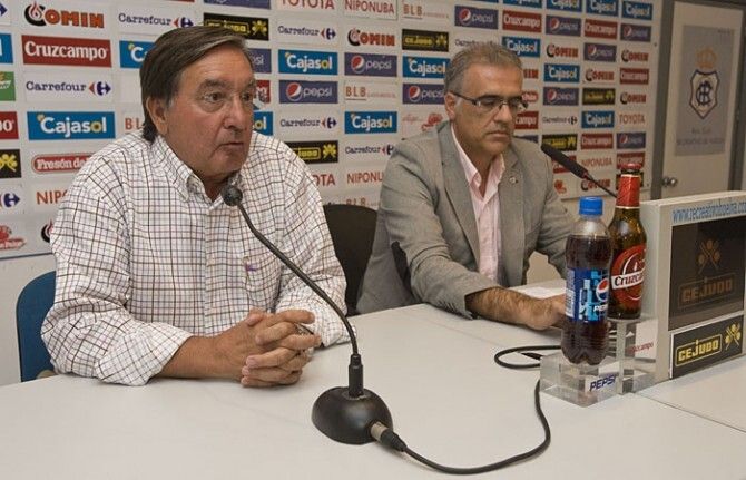 Figueroa y Astudillo se despiden deseando suerte al nuevo Consejo y señalando que siguen “a disposición del club”