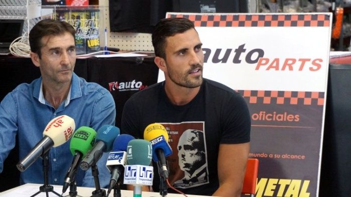 Arthuro dice no ser “el salvador” del Recre pero asume “el desafío de ser el hombre gol”