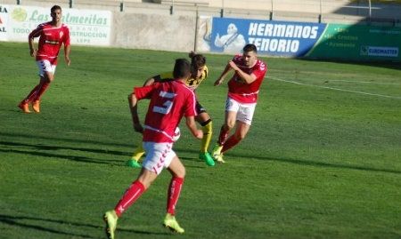 Primera derrota liguera de un San Roque que fue de más a menos (2-4)