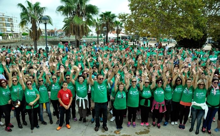 Ayamonte hace una fiesta de su lucha contra el cáncer
