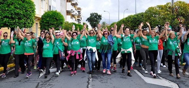 Ayamonte hace una fiesta de su lucha contra el cáncer