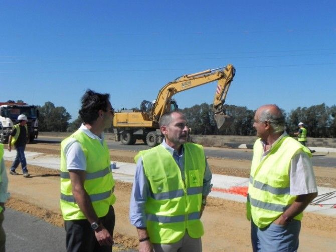 Supervisan el avance de los trabajos de construcción de la nueva variante de El Rocío