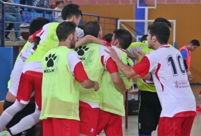 Victoria y liderato para el Smurfit Kappa, también gana Villalba y pierden Almonte y Recre