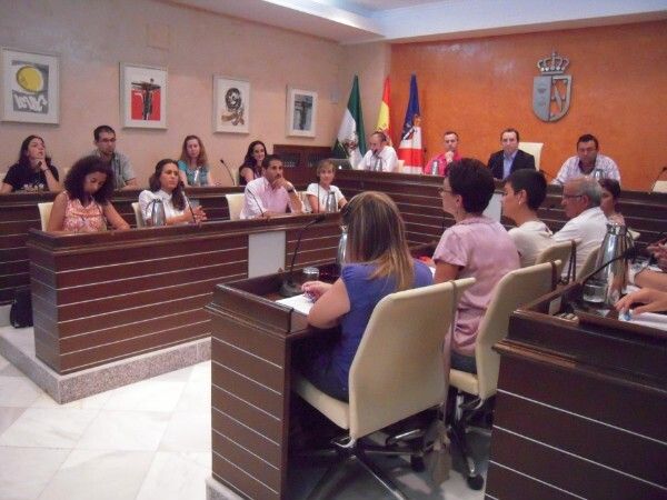 El PSOE abandona el pleno municipal de Almonte