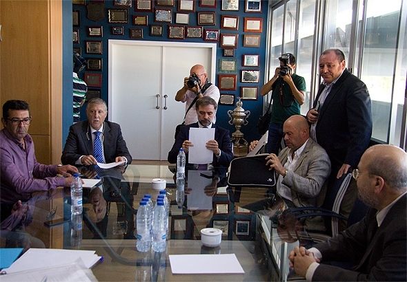No habrá junta de accionistas antes de final de año