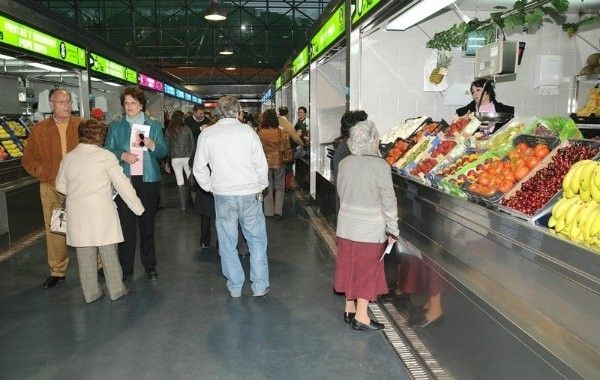 Una iluminación más eficiente reducirá la temperatura y la factura eléctrica del Mercado del Carmen