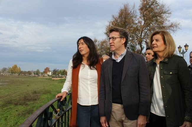 Báñez y Feijoo apuestan 'por no interrumpir el camino de la recuperación' iniciado por el PP