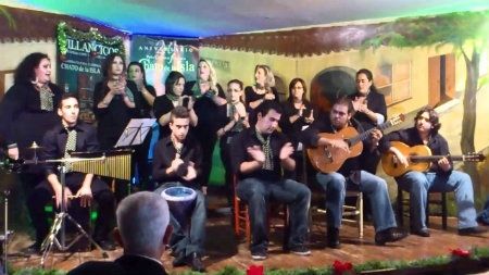 El Centro Cultural de Nerva abre la Navidad con una zambomba flamenca