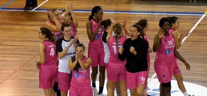 El Estrada disfruta del 'showtime' del Conquero camino de la Copa (89-65)