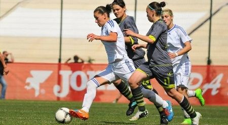 Valentina Asenova suple la marcha de Martina Capelli en el Cajasol Sporting