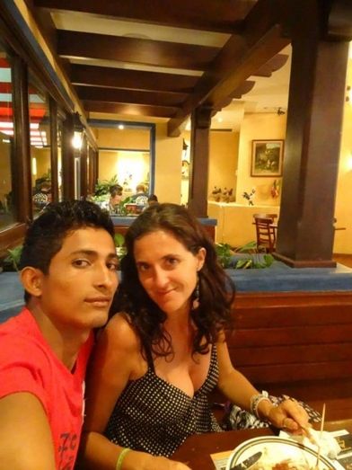 Reencuentro truncado: impiden entrar en el país a la pareja de una cooperante onubense