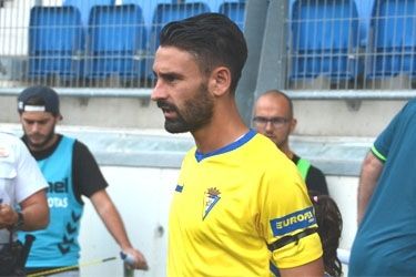 El Cádiz da la baja a Kike Márquez y medita otra para tramitar el alta a Jandro