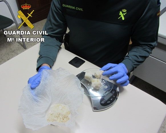 Detenido con 100 gramos de éxtasis tras intentar evadir un control policial