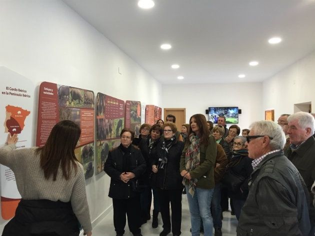 El Huerto Ramírez acoge una nueva edición de las jornadas de la matanza tradicional del cerdo ibérico