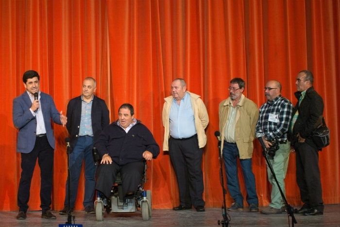 El Carnaval de Ayamonte homenajea a 'Toronjo' y recibe a la choquera mayor de Huelva