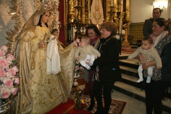 Cartaya celebra La Candelaria con la presentación de una treintena de niños