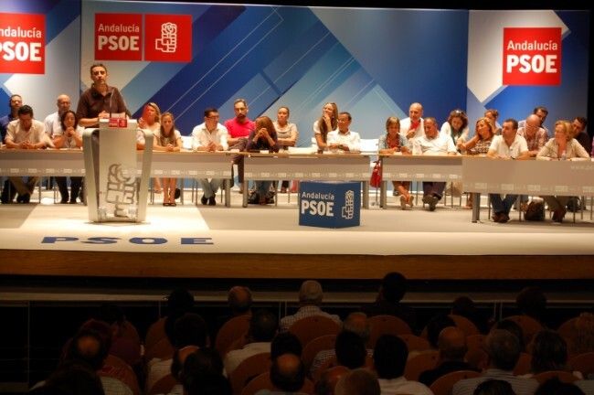 El PSOE aprueba sus listas para el Congreso y el Senado, que encabezan Barrero y Petronila