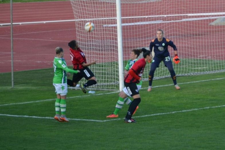 El Wolfsburg alemán, demasiado rival para el Cajasol Sporting (5-0)