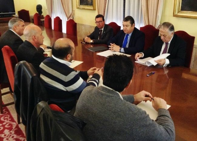 Seis ayuntamientos de Huelva reciben casi 12,5 millones de fondos de liquidez extraordinaria en 2016