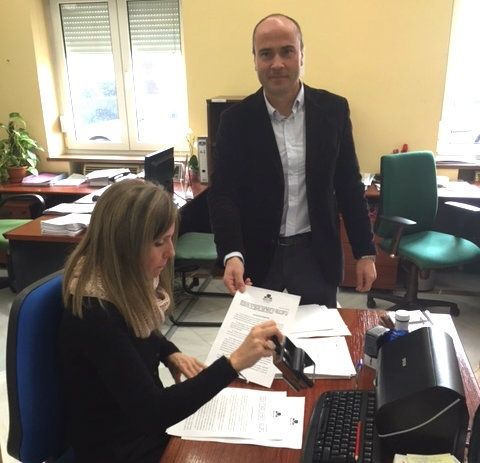 La Mesa de la Ría pide al Pleno del Ayuntamiento de Huelva que declare persona 'non grata' a Mariano Rajoy