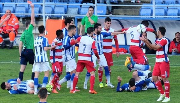 Mario Marín, castigado con cuatro partidos tras su expulsión ante el Granada B