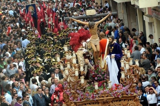 Viernes Santo: Cuatro hermandades escenifican la despedida
