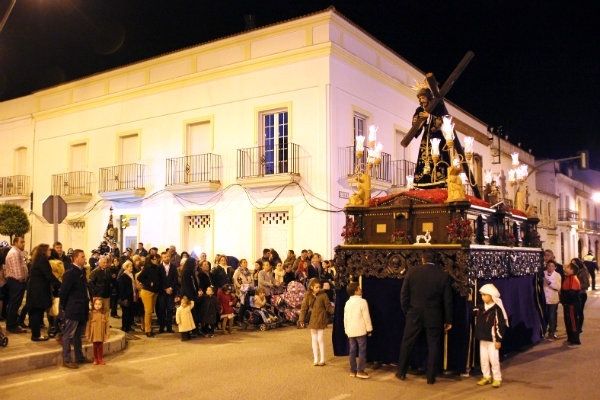 El Gran Poder deja paso en San Juan al Cristo Yacente y la Virgen de los Dolores
