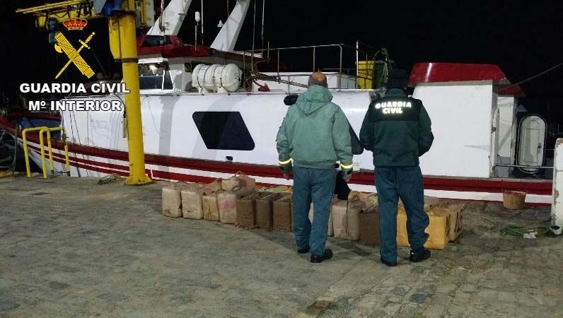 Interceptado un barco que pretendía introducir por Ayamonte 790 kilos de hachís