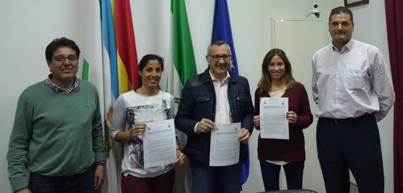 Bonares, primer municipio en crear un banco de ADN de perros para identificar las heces de la calle