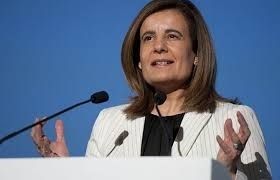 El runrún: El órdago de Javier Reverte a Fátima Báñez