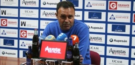 Salmerón: 'Entiendo que el San Roque quiere crear ambiente'