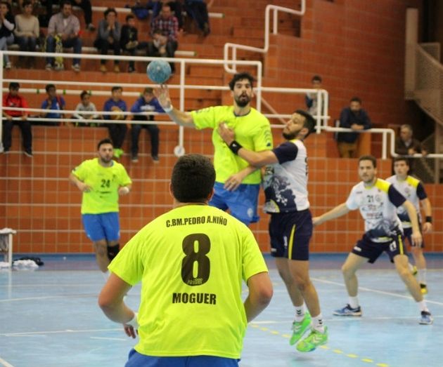 Maracena se lleva la victoria de Moguer ante un PAN que se deshizo al final (23-28)
