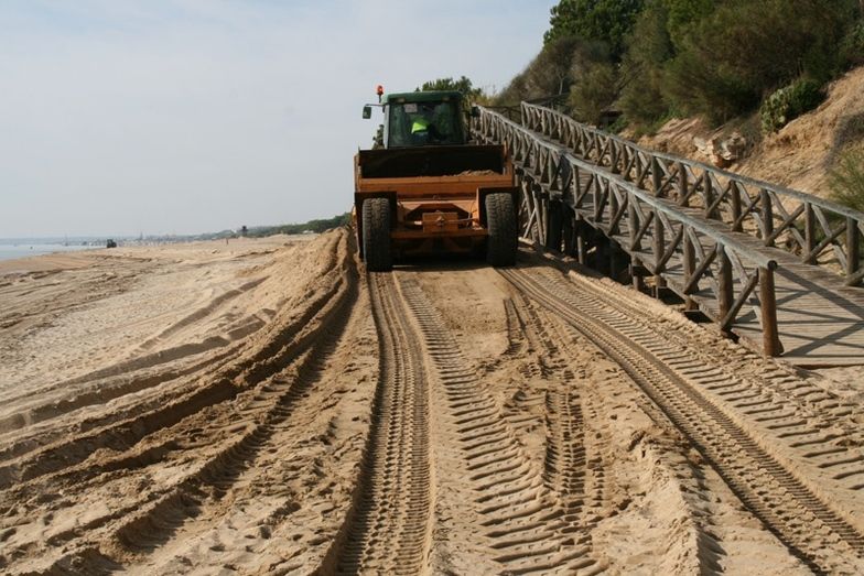 Cartaya celebra que la arena del dragado del Piedras se vaya a depositar en Nuevo Portil