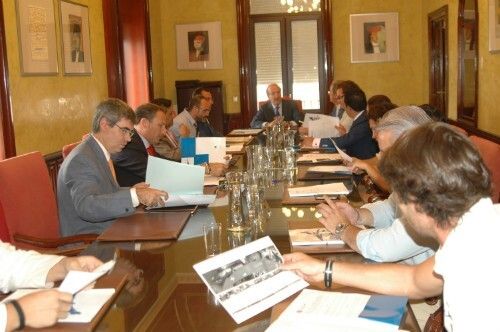 La Mesa del Turismo da el visto bueno a las campañas de promoción de Semana Santa y verano