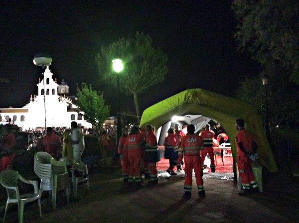 El Dispositivo Ermita atiende una treintena de atenciones sanitarias durante la procesión de la Virgen del Rocío