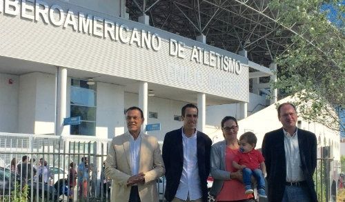 El Estadio Iberoamericano ya luce el nombre de Emilio Martín