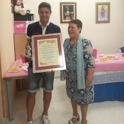 Acto de reconocimiento a Jesús Vázquez de la Asociación de Cáncer de Mama 'Santa Águeda'