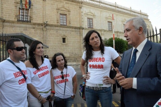 Arenas se compromete a llevar el problema de Valverde a todos los plenos del Parlamento