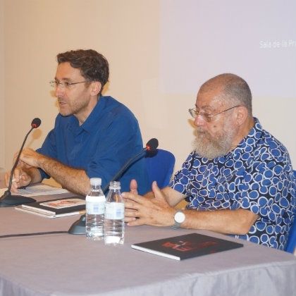 La trayectoria artística de Pérez Villalta, a través de un diálogo desde la amistad con Óscar Alonso Molina