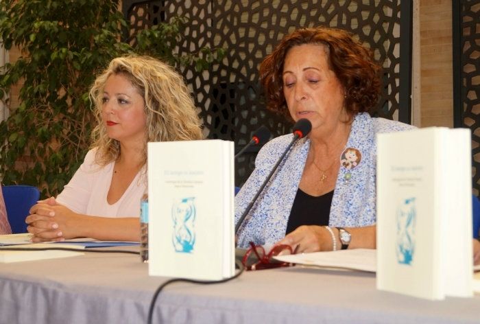 La antología poética 'El tiempo es nuestro' recoge la esencia de tres años de aprendizaje de 17 escritores