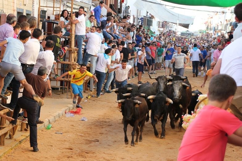 San Juan del Puerto vive el día de sus fiestas mayores con la celebración de la festividad de San Juan Bautista