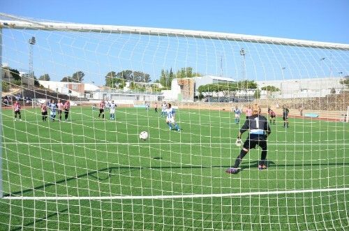 El Sporting sufre para mantener el liderato (1-0)