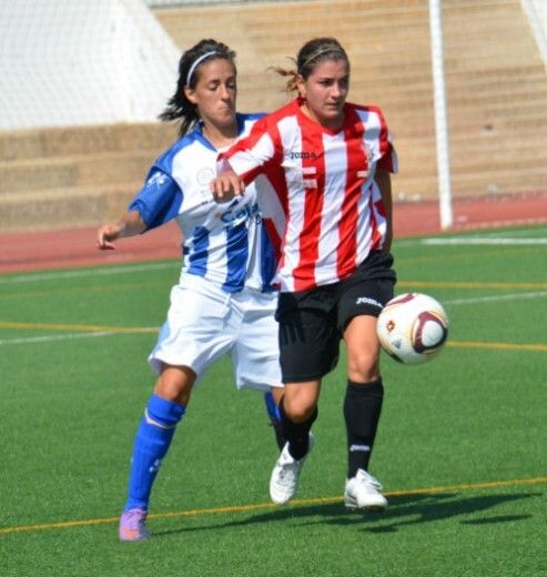 El Sporting sufre para mantener el liderato (1-0)