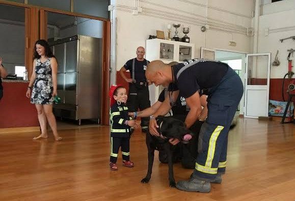 El runrún: El niño que soñó ser bombero