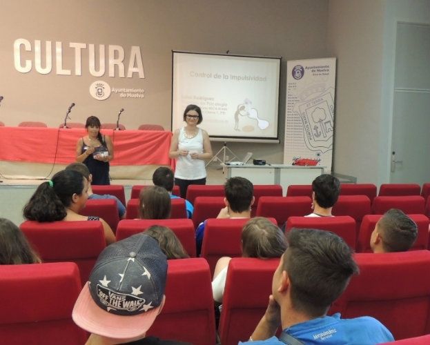 Unos 20 jóvenes con TDAH reciben información y herramientas para afrontar situaciones cotidianas