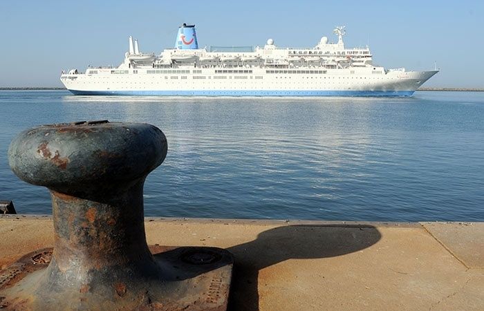 El buque Thomson Spirit recala por cuarta vez este año en el Puerto de Huelva