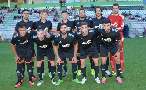 Braulio marca con el equipo de la AFE, en el que también está Rafita