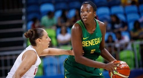 Paliza de Luci Pascua a Aya Traoré en Río (97-43)