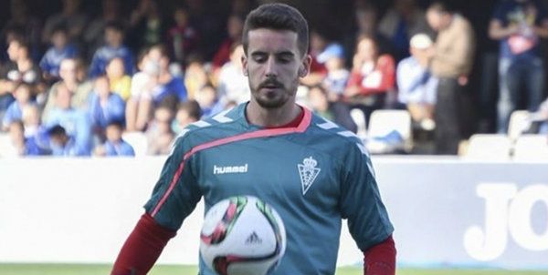 El Recre presenta una oferta por el mediocentro ofensivo del Málaga Rafa de Vicente